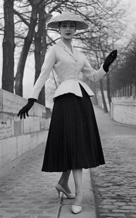 tailleur dior 1947|veste de Dior.